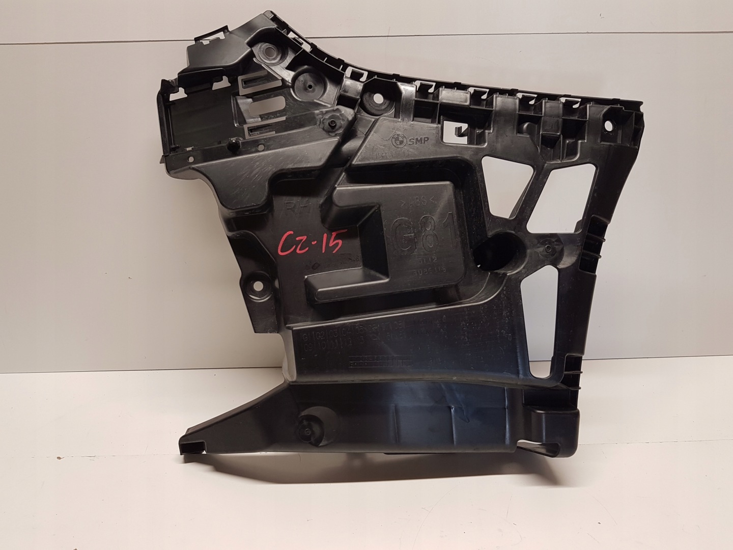 držák nárazníku pravý záď BMW M3 G61 8086116