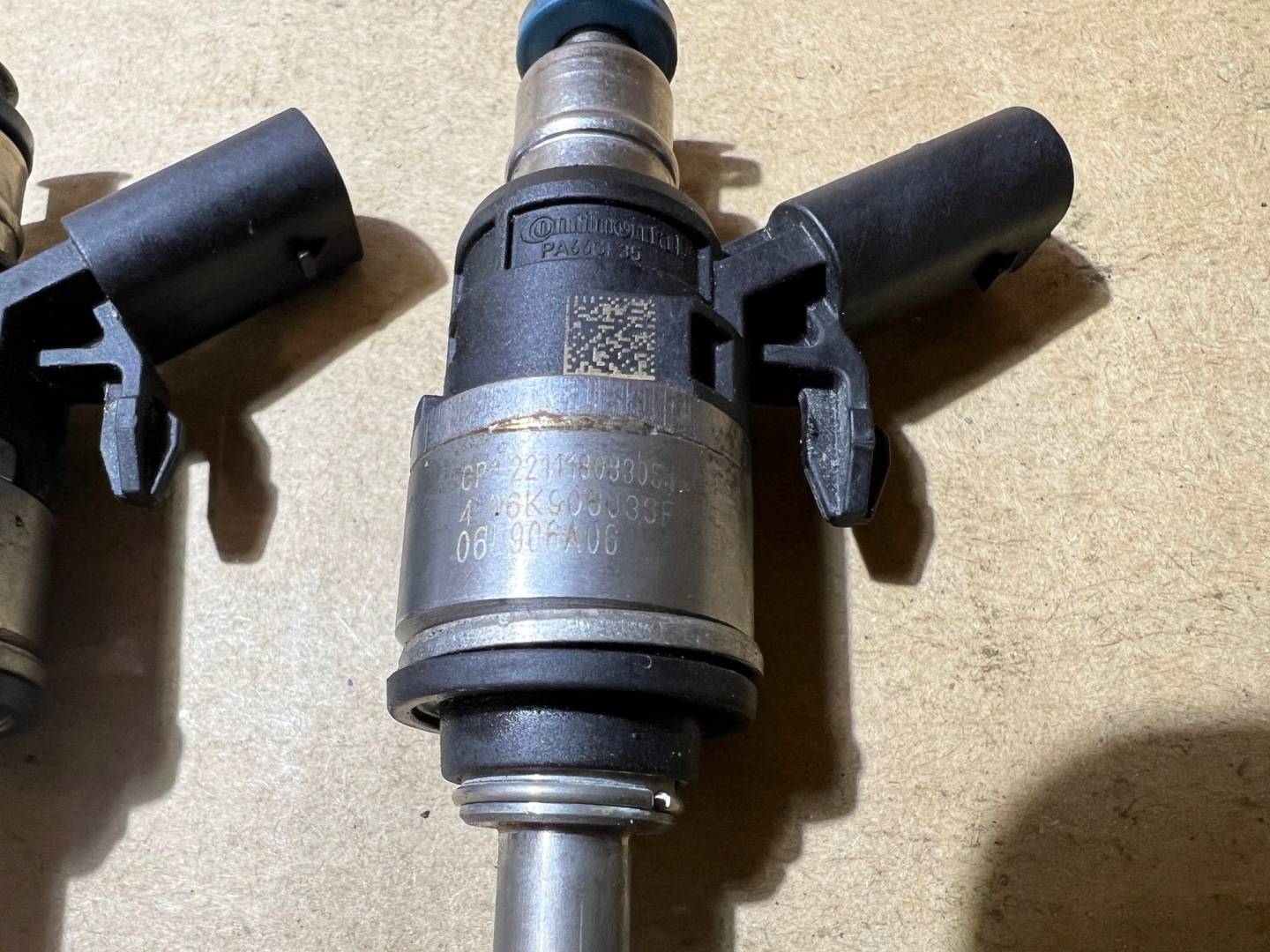 AUDI Q5 80A A4 A5 A6 2.0 TFSI nozzle injector 06K906036F