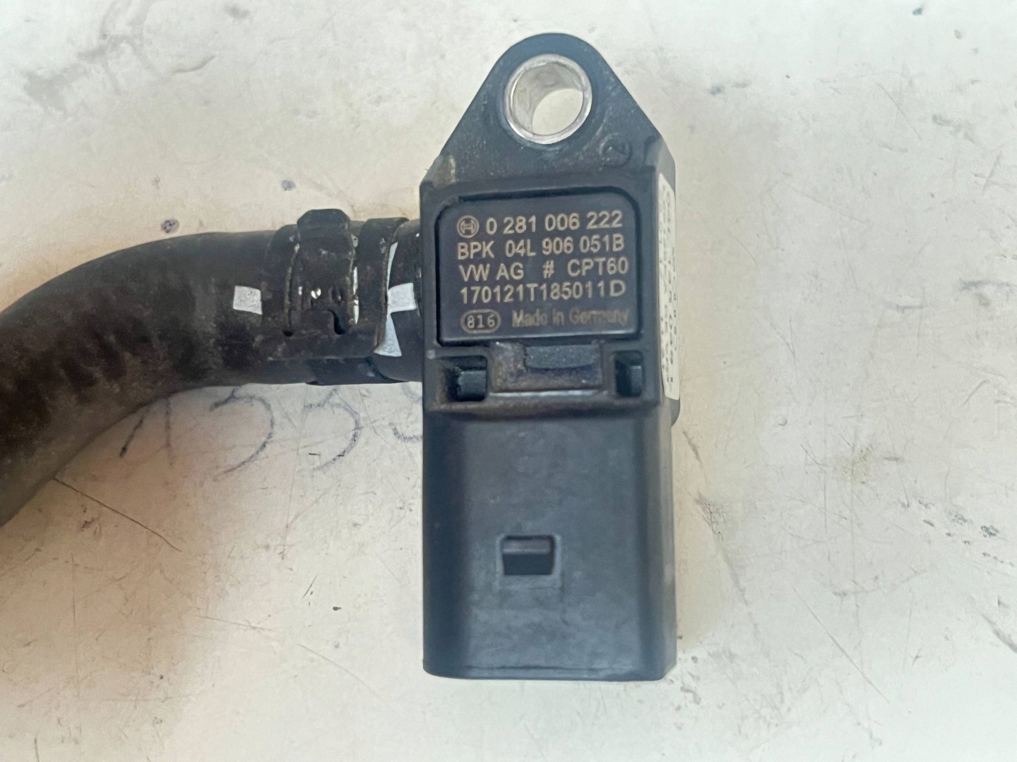 throttle flap + sensor VOLKSWAGEN GOLF VII 04L128637B @A