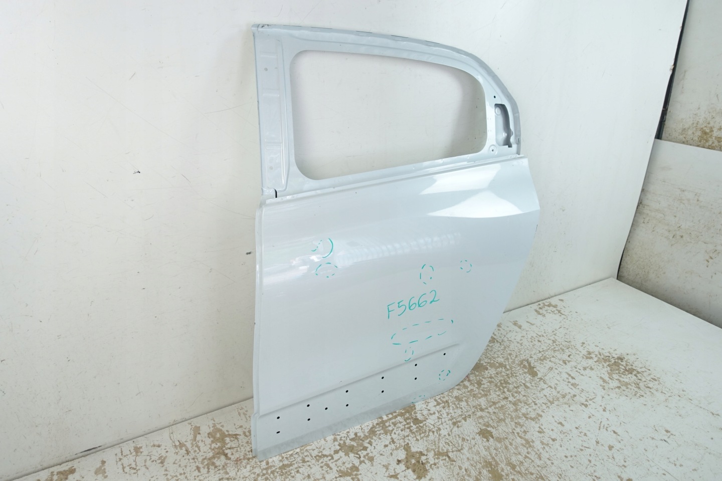 RENAULT TWINGO III 2014- door rear. left rear part