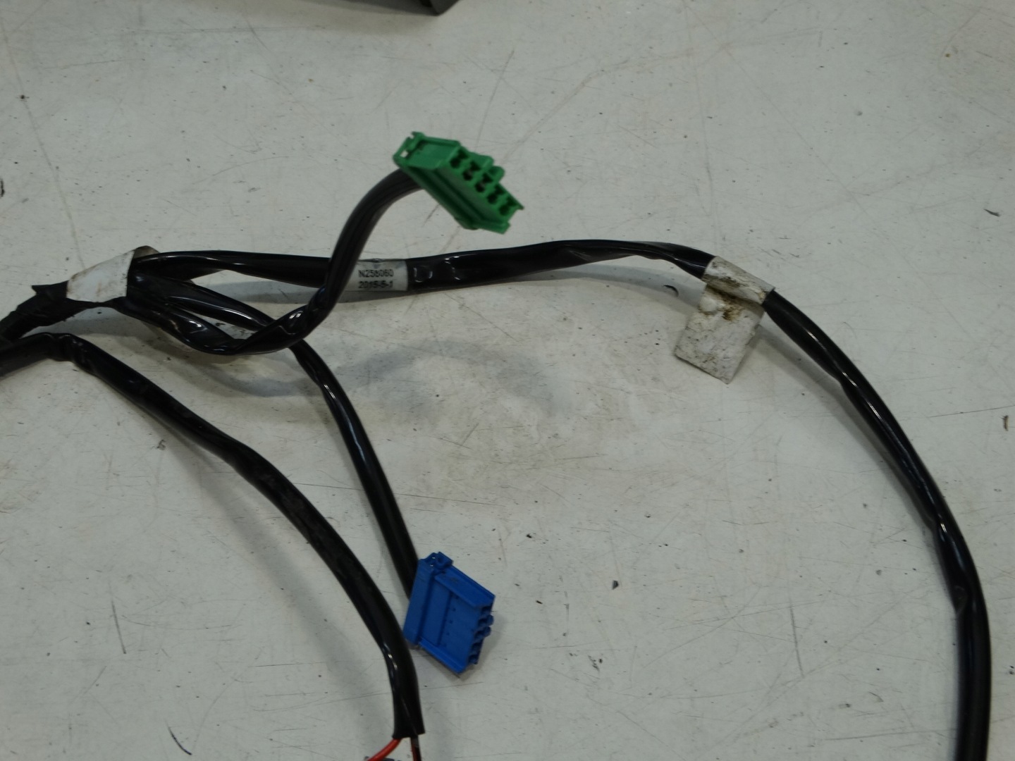 bundle door right front MITSUBISHI OUTLANDER III N258060