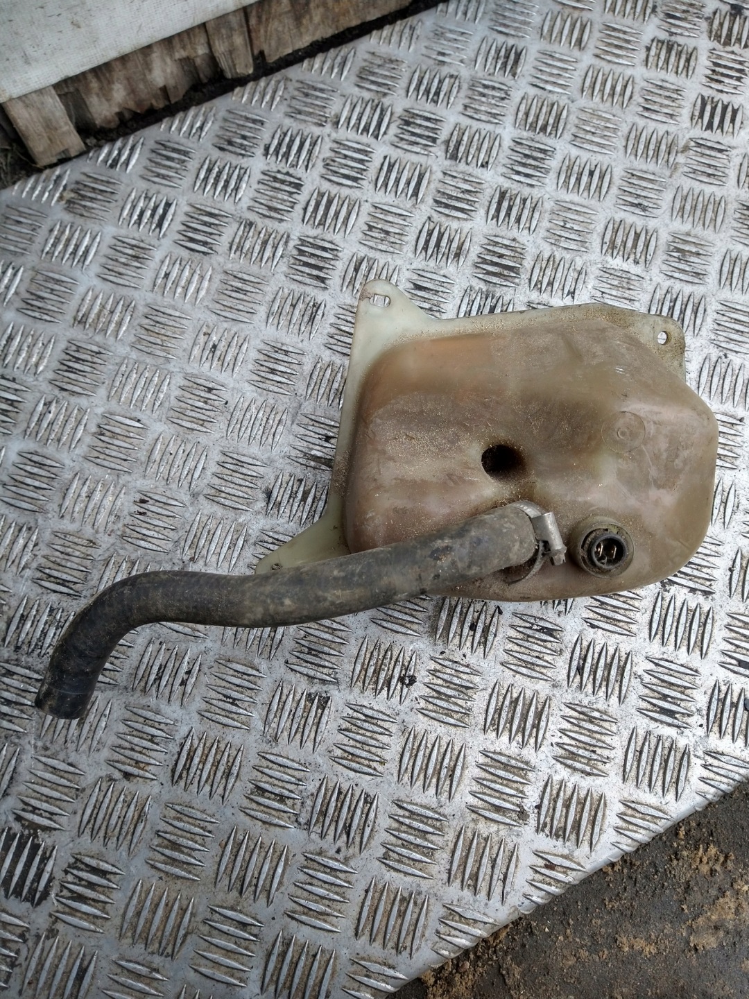 AUDI 80 B3 Scheibenwaschbehälter 857121407 DECKEL