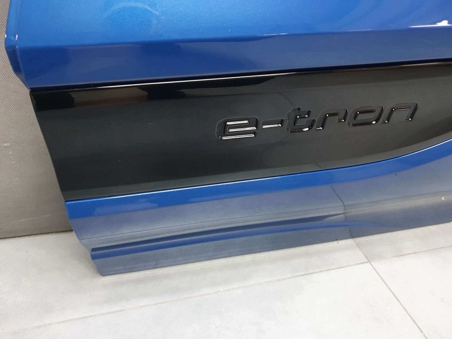 Audi Q6 e-tron ajtó bal hátsó hátsó 85H833051 lx5f
