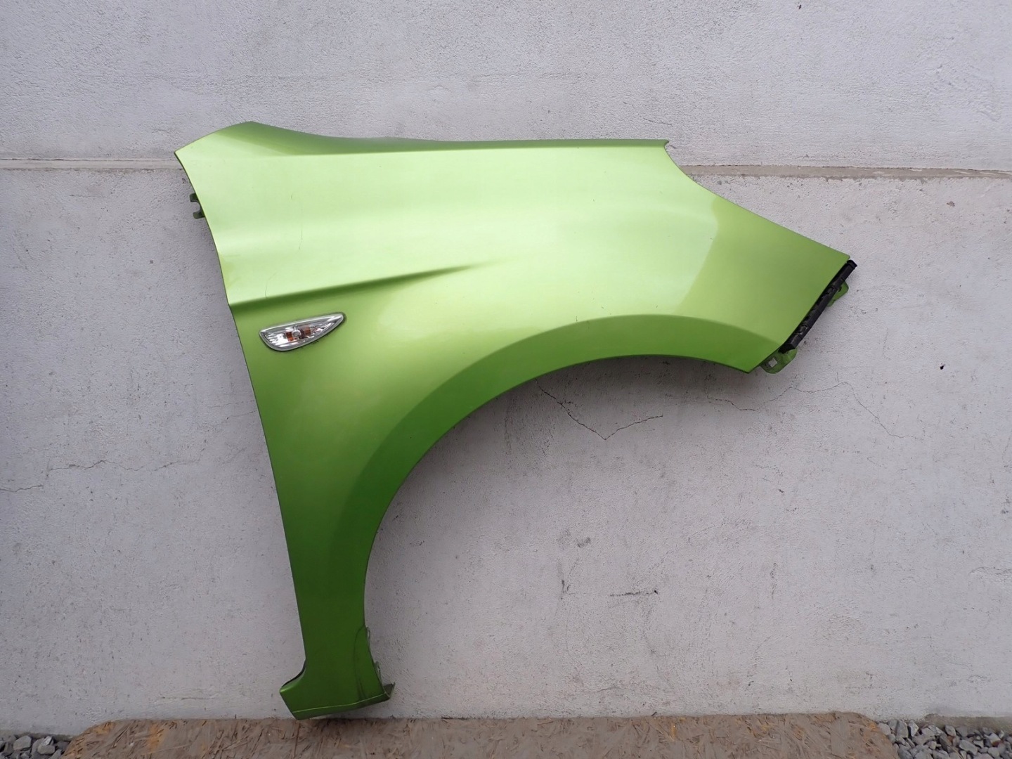 fender right front front HYUNDAI I20 1 and PB 2008-2012R TK ELECTRIC GREEN