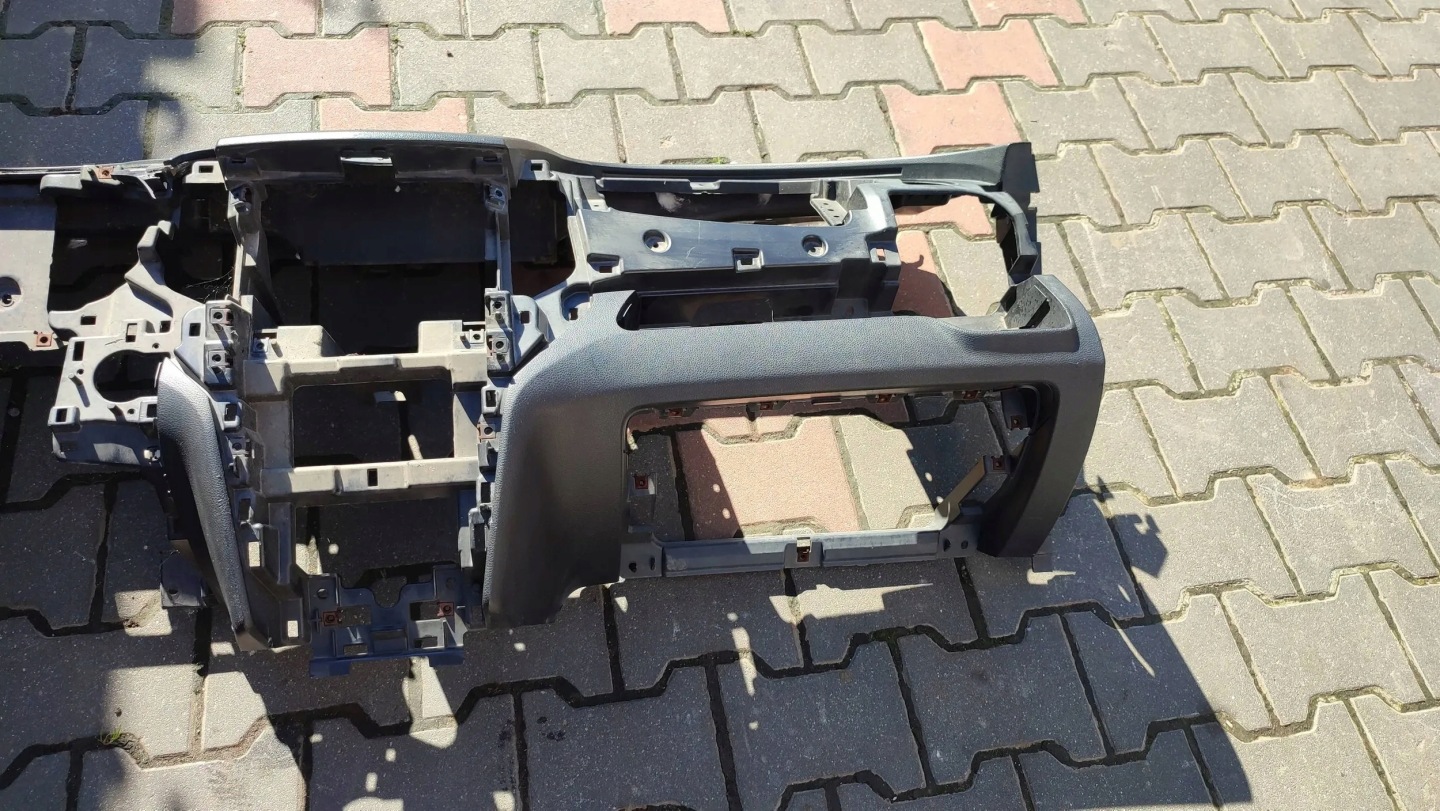SsangYong Tivoli 2016 dashboard instrument panel console