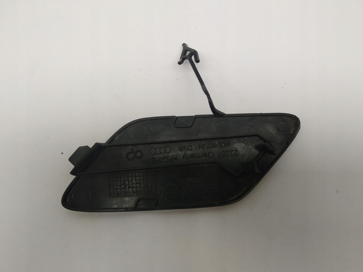2018r + Audi E Tron towing hook cap w bumper front original 4KE807241