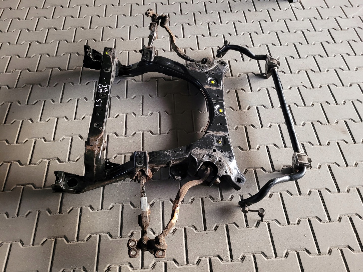 subframe axle beam front front sider STABILIZATOR LEXUS LS IV 600 LS600H 5.0