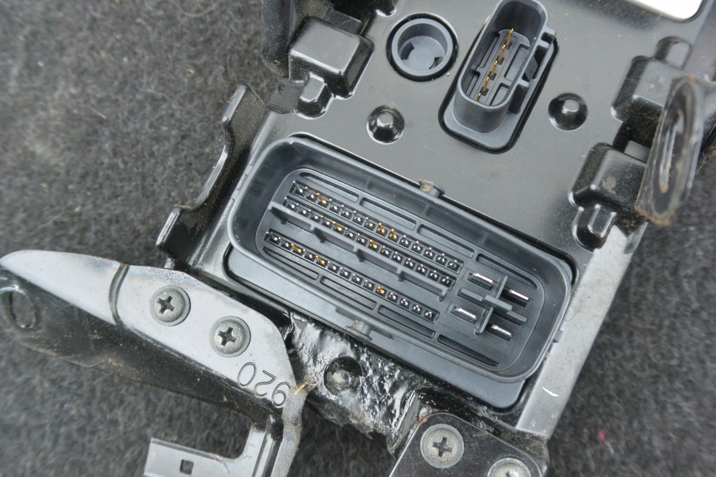 MODUL BEDIENTEIL COMPUTER ABS TRC VSC LEXUS GS III MK3