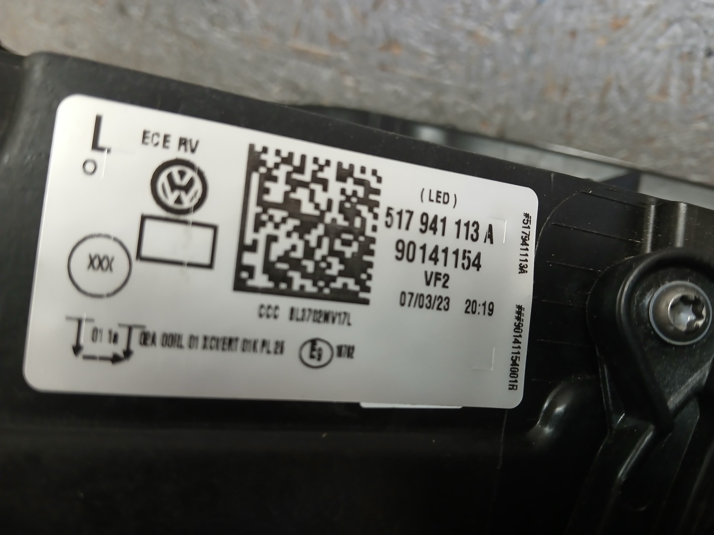 light front left VW SPORTSVAN LIFT FULL LED 517941013A
