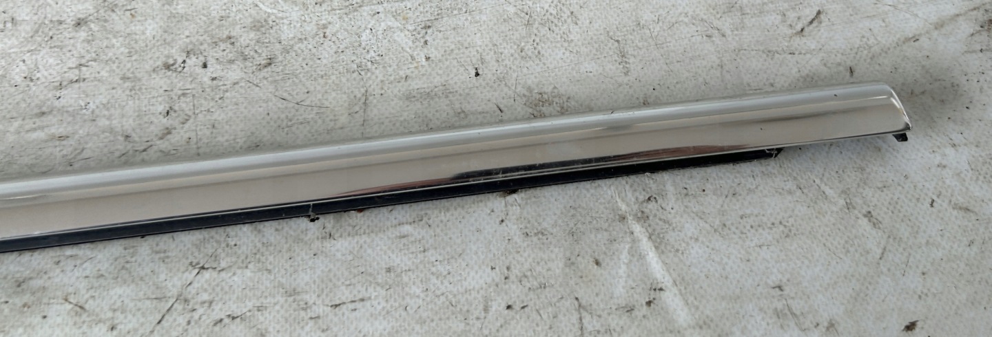 moulding dust right rear part INSIGNIA A 13228113