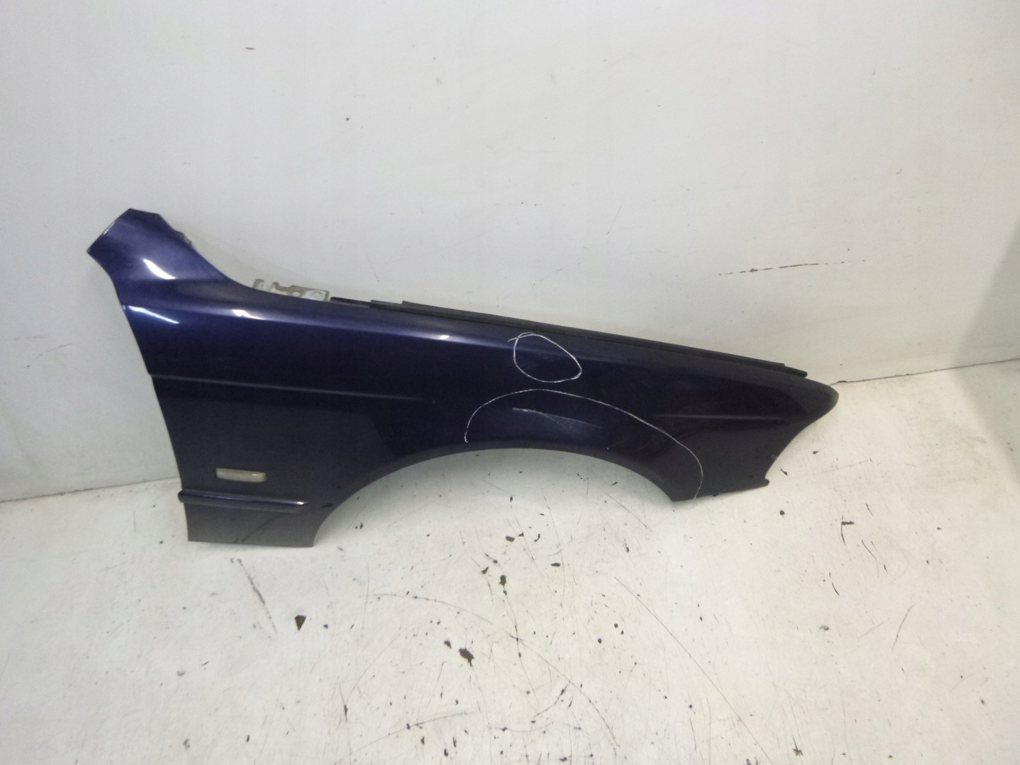 fender right BMW E39 99r.