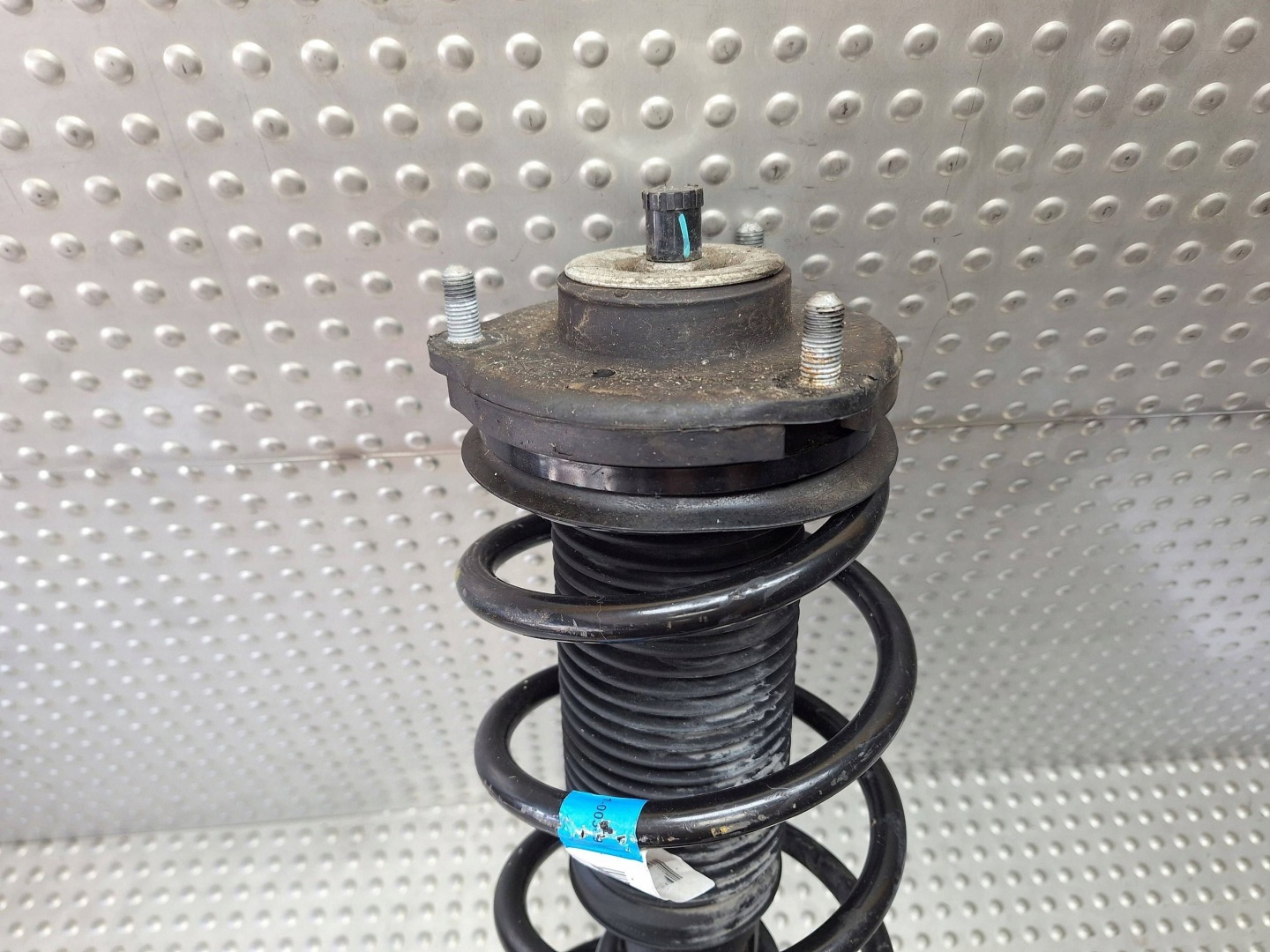 shock absorber right front MG ZS 10864606 1.5B