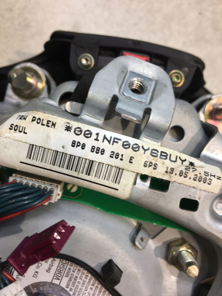 airbag airbag driver´s AUDI A6 C5 FL 8P0880201E