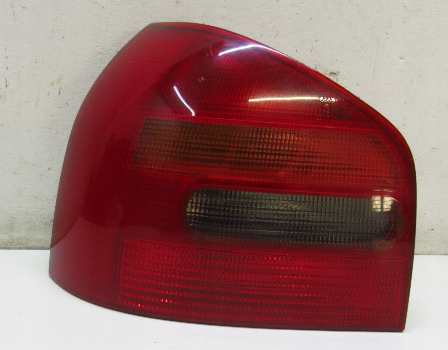 AUDI A3 8L light rear part rear left 8L0945095A