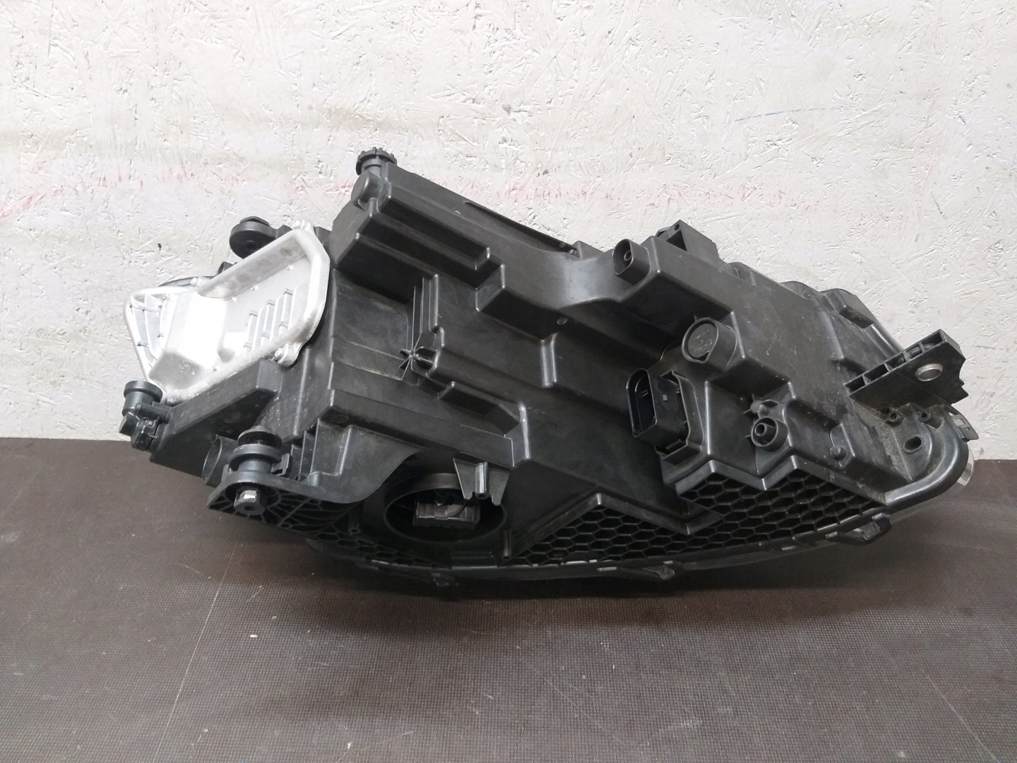 LIGHT FRONT LEFT VW CADDY FULL LED 21- 2K8941035A