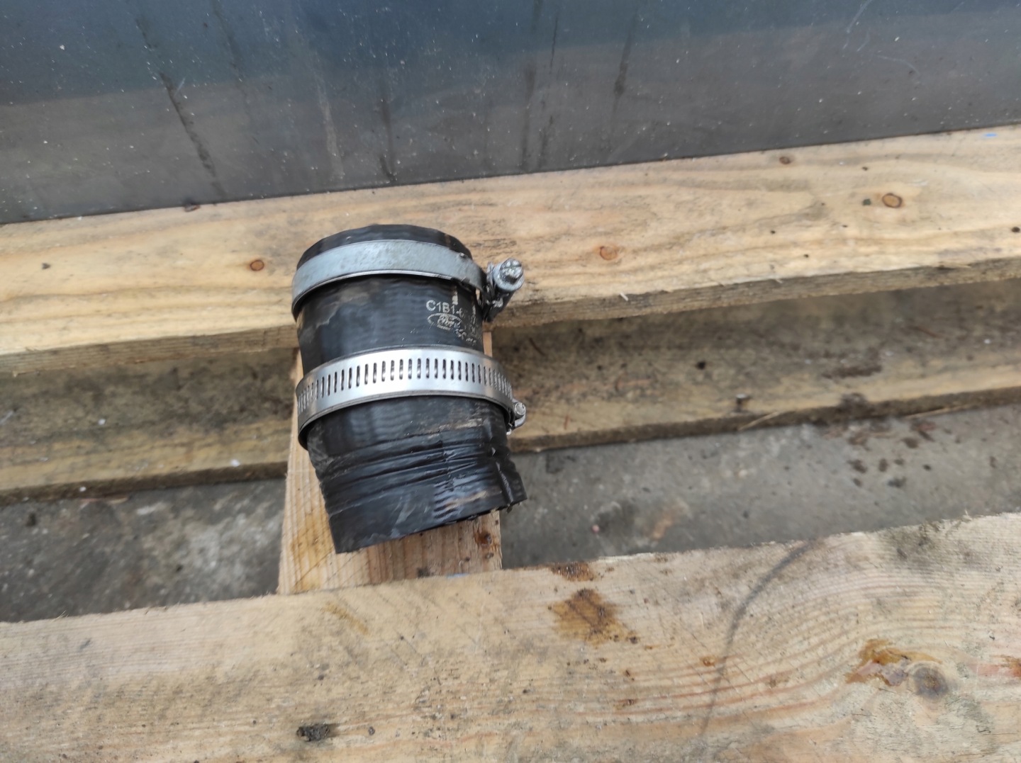 pipe PRZEPUSTNICY FORD ECOBOST C1B1-6F075-AB