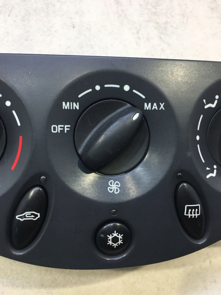 PANEL Bouches buses Climatisateur air conditionné C5 et 2.0 HDI 69392200