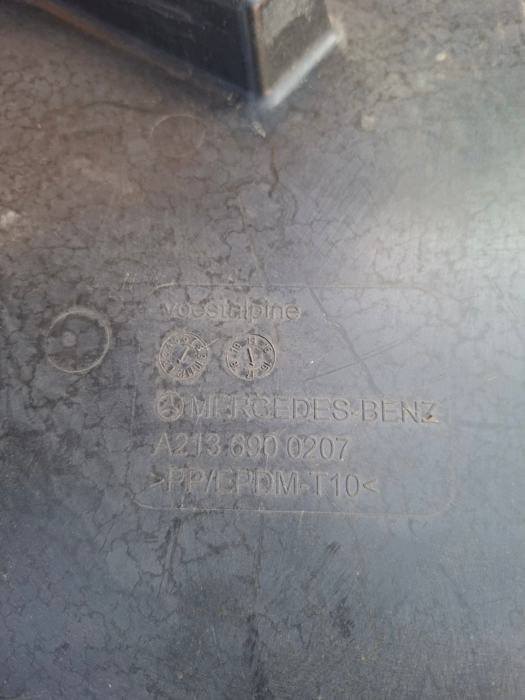 cover chassis MERCEDES W213 A2136900207