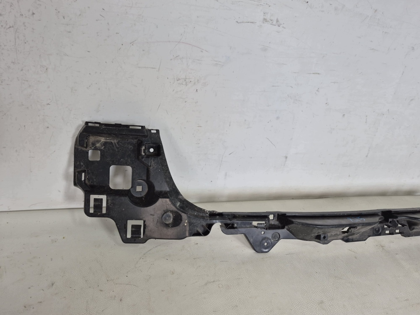BMW 5 F11 KOMBI 10-17 Support Console Support plaque Pare choc Arrière