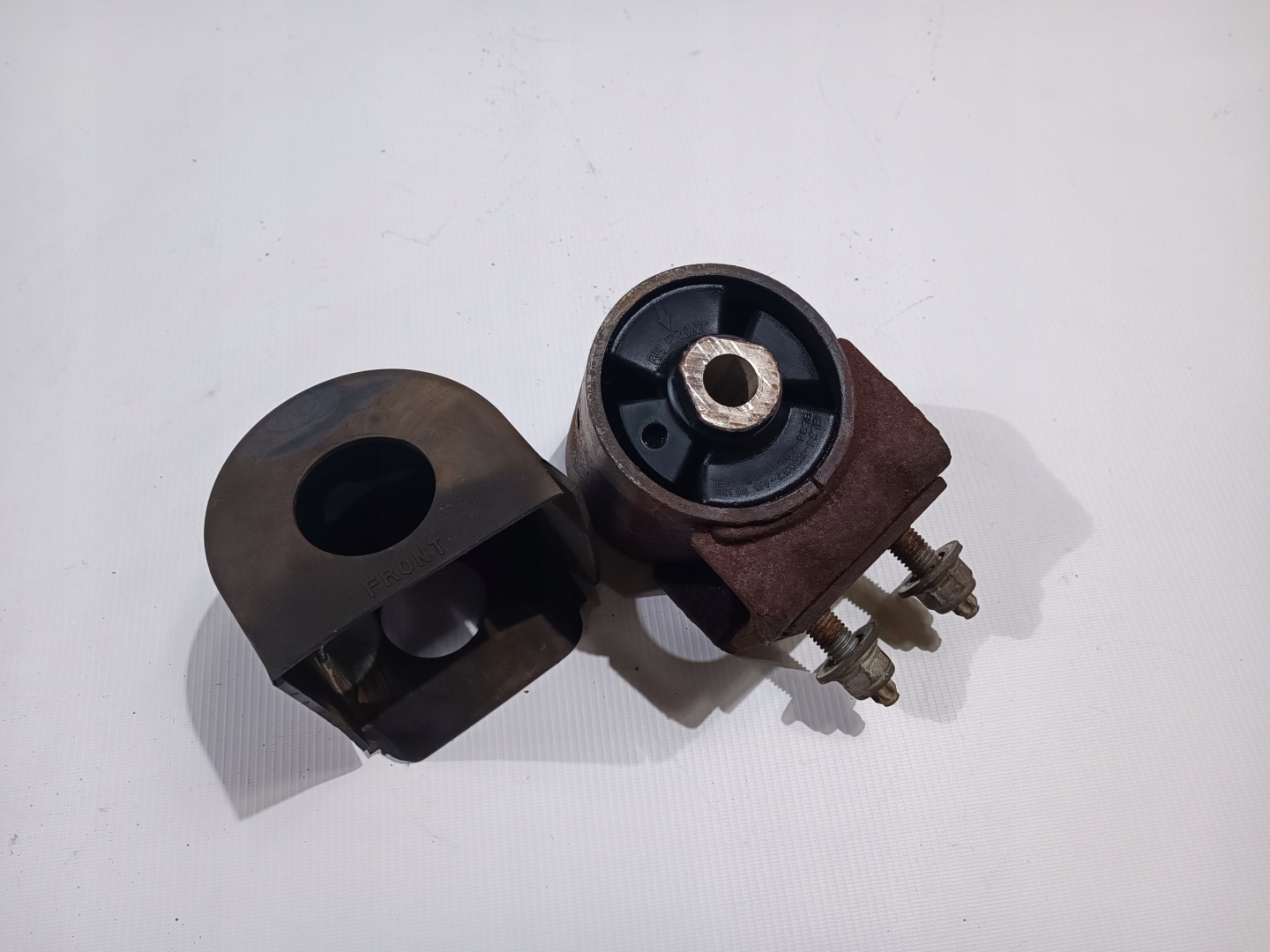 holder engine mount right Ford F150 2015