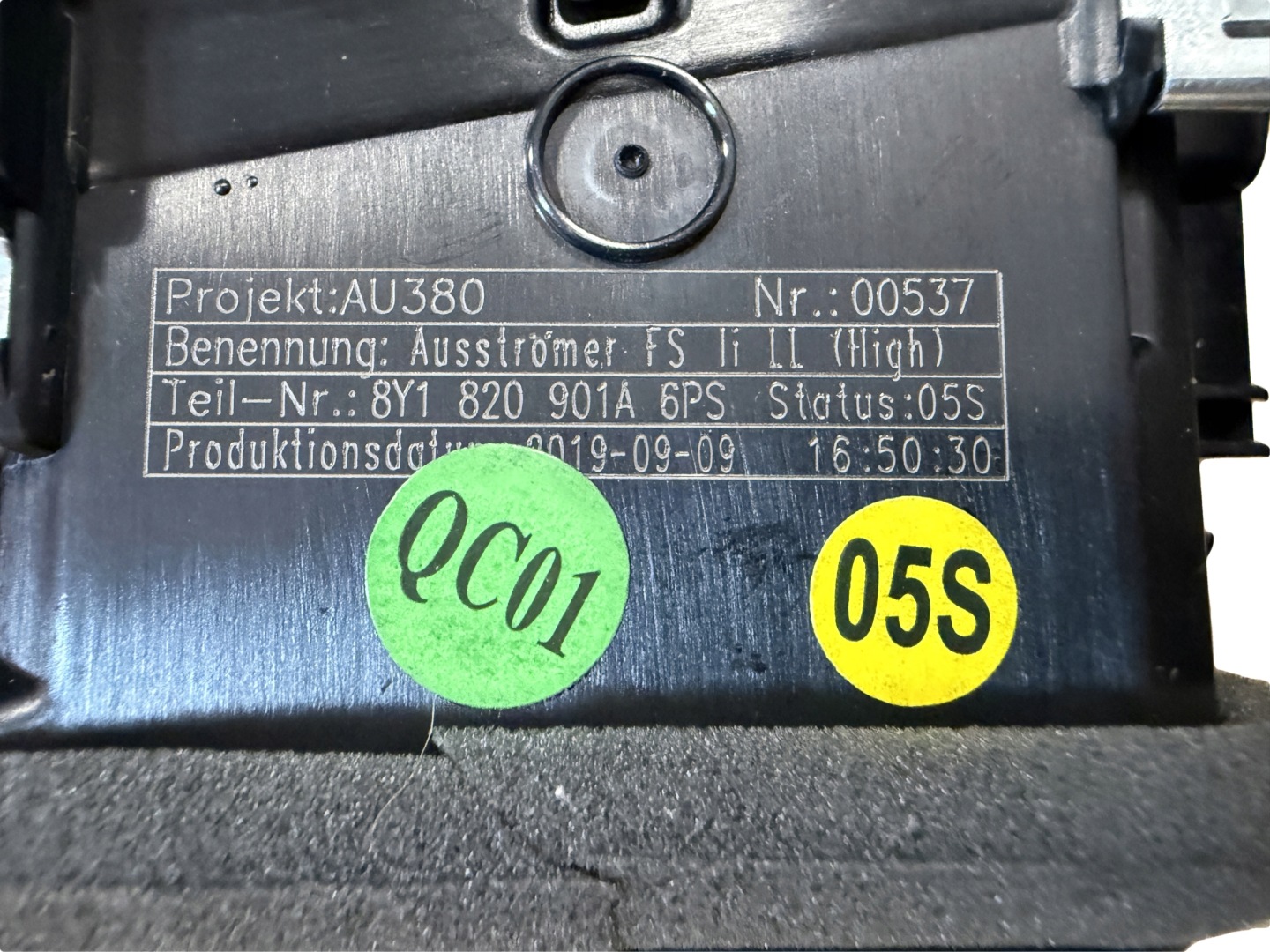 AUDI A3 8Y grid air conditioning devices of the dashboard left 8Y1820901A
