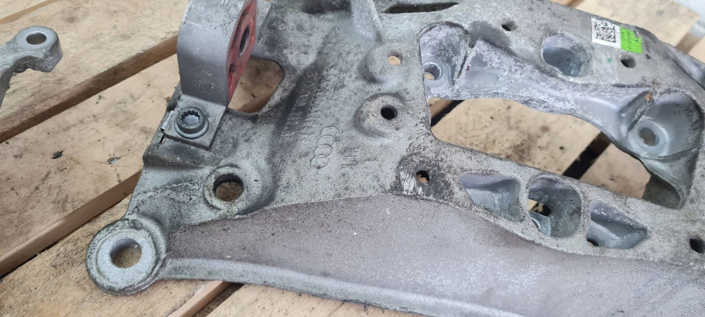 A4 B9 8W supporto staffa cambio ingranaggi 2.0 TDI 8W0399262AE A5 8W