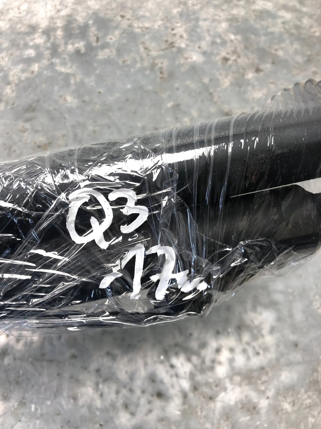 SILOWNIKI electrics bonnet boot AUDI Q3 8U0827851
