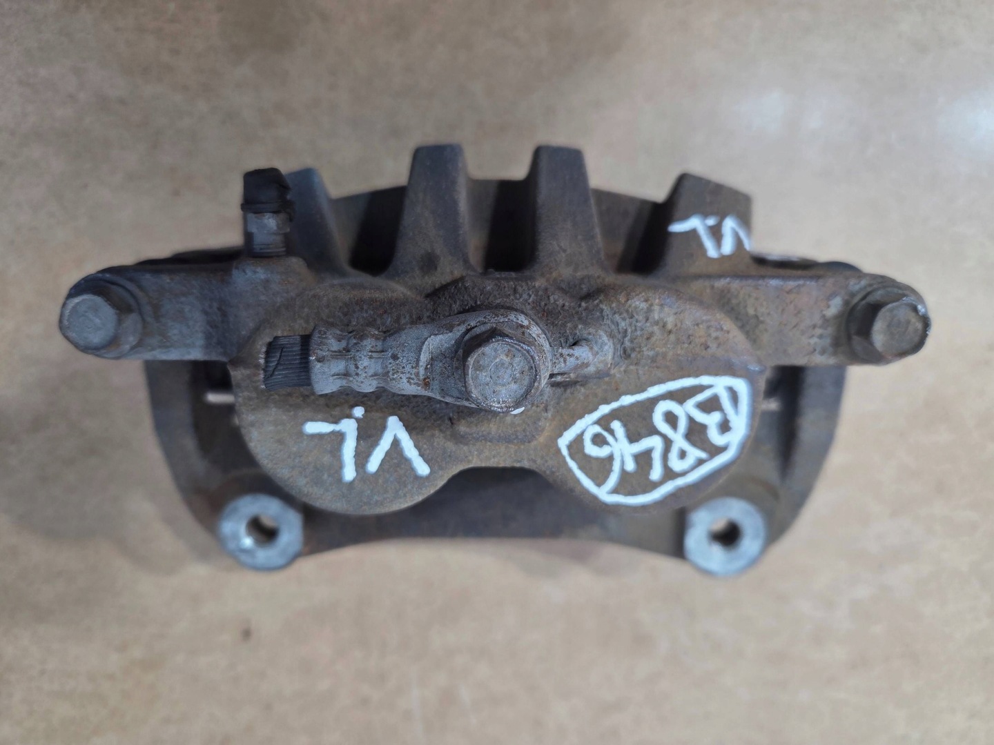 Toyota Camry VIII XV70 caliper brake front left (B846)