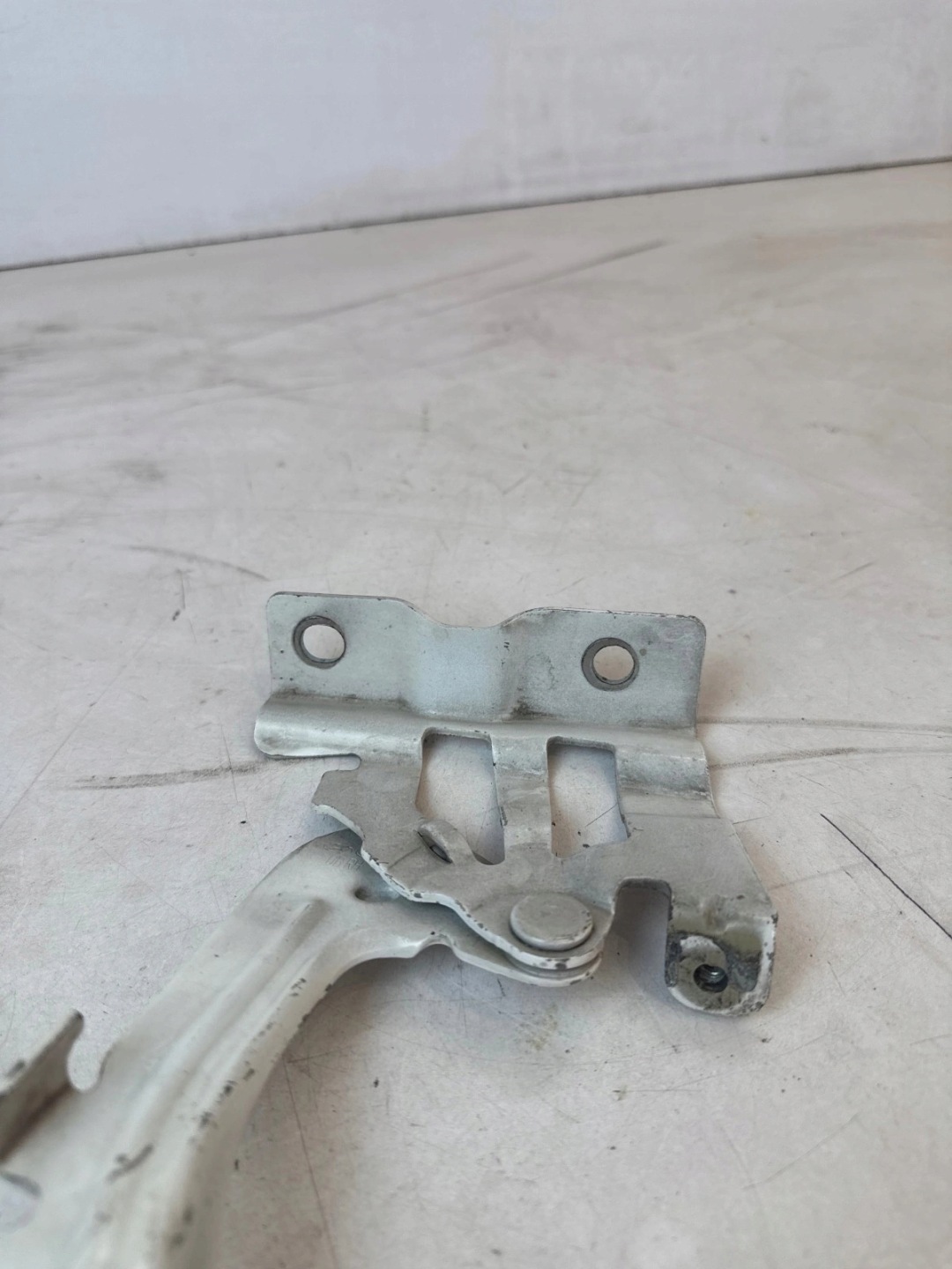 hinge bonnets front front right Kia Rio III