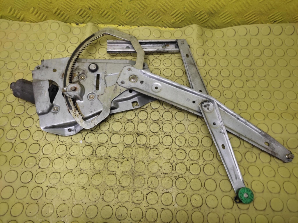 SAAB 9-5 window regulator right front 117997XXX