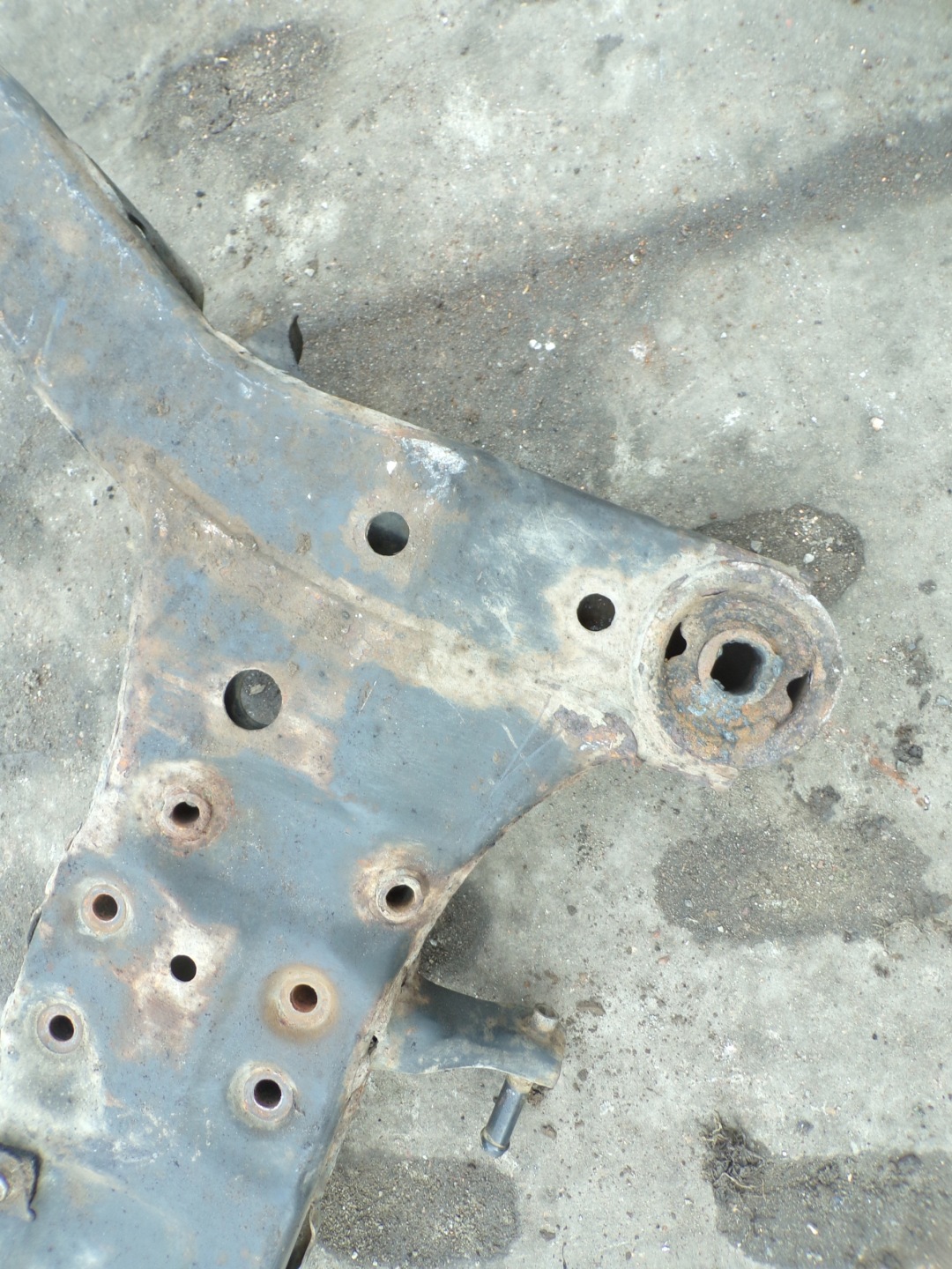 front subframe axle beam TRAWERS KIA CEED CEED 1 and 2.0d ZDROWY DO MONTAZU