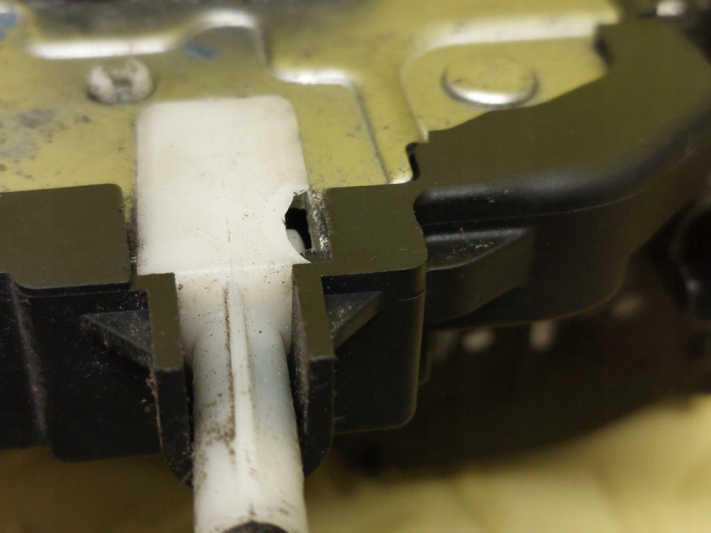 RENAULT CLIO III lock door right front