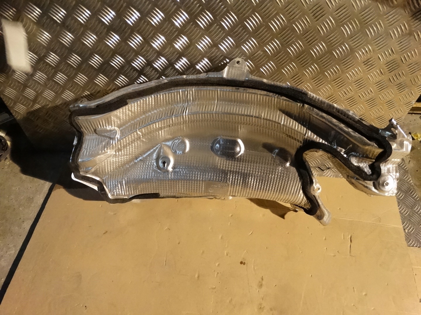 IDEALNA Blende Abdeckung TERMICZNA AUDI A8 D5 4N 1 9