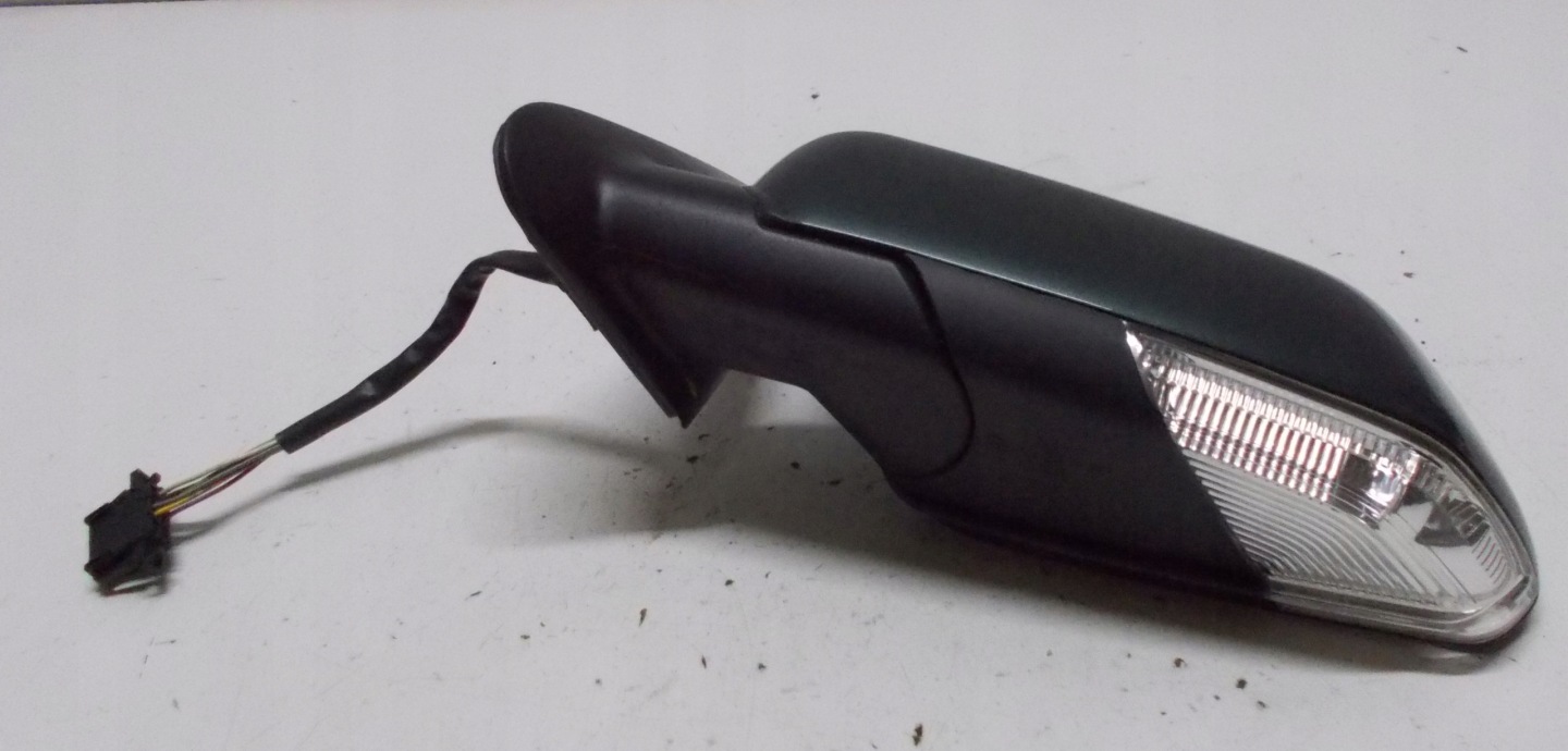 SKODA OCTAVIA II KOMBI 06R mirror left 6 PIN EU 9572