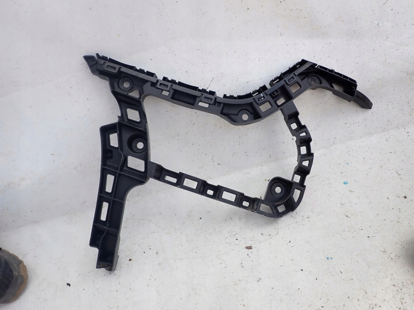 VW GOLF VII KOMBI bumper bracket left rear part