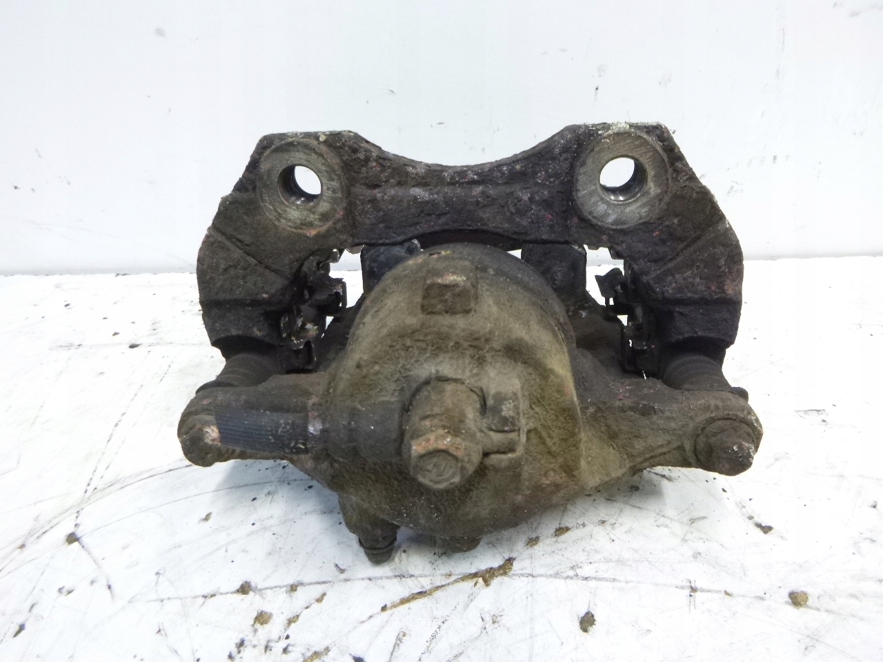 caliper brake front right Nissan Primera P12 1.8 02-07r.