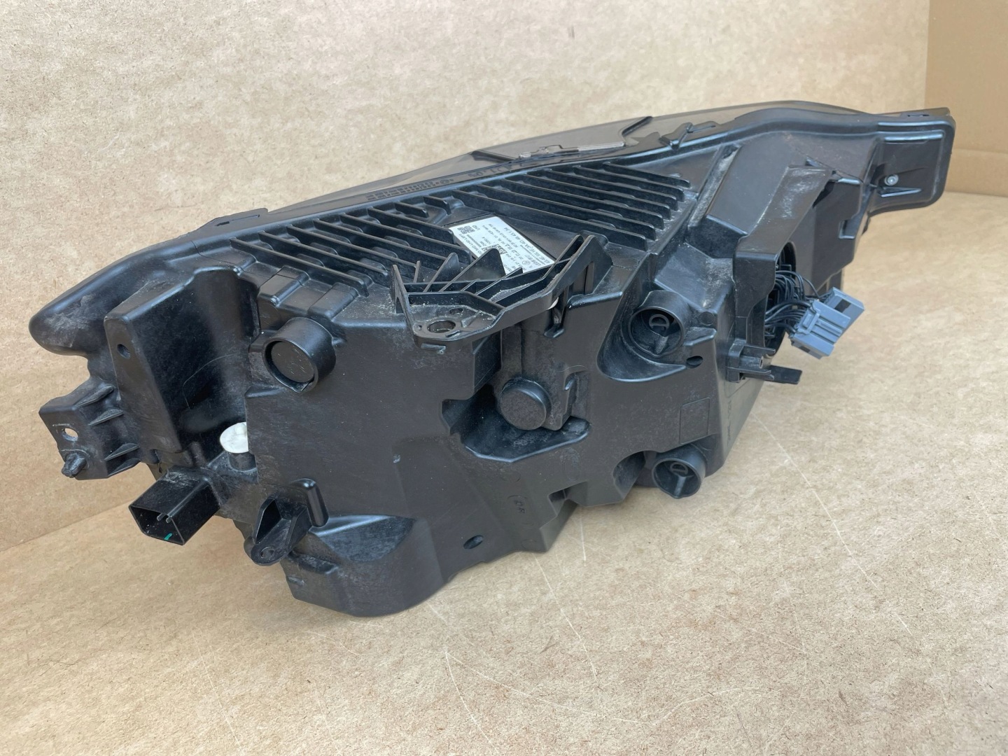 light LED MID left front VOLVO XC60 II LIFT 2021-2025 32337374