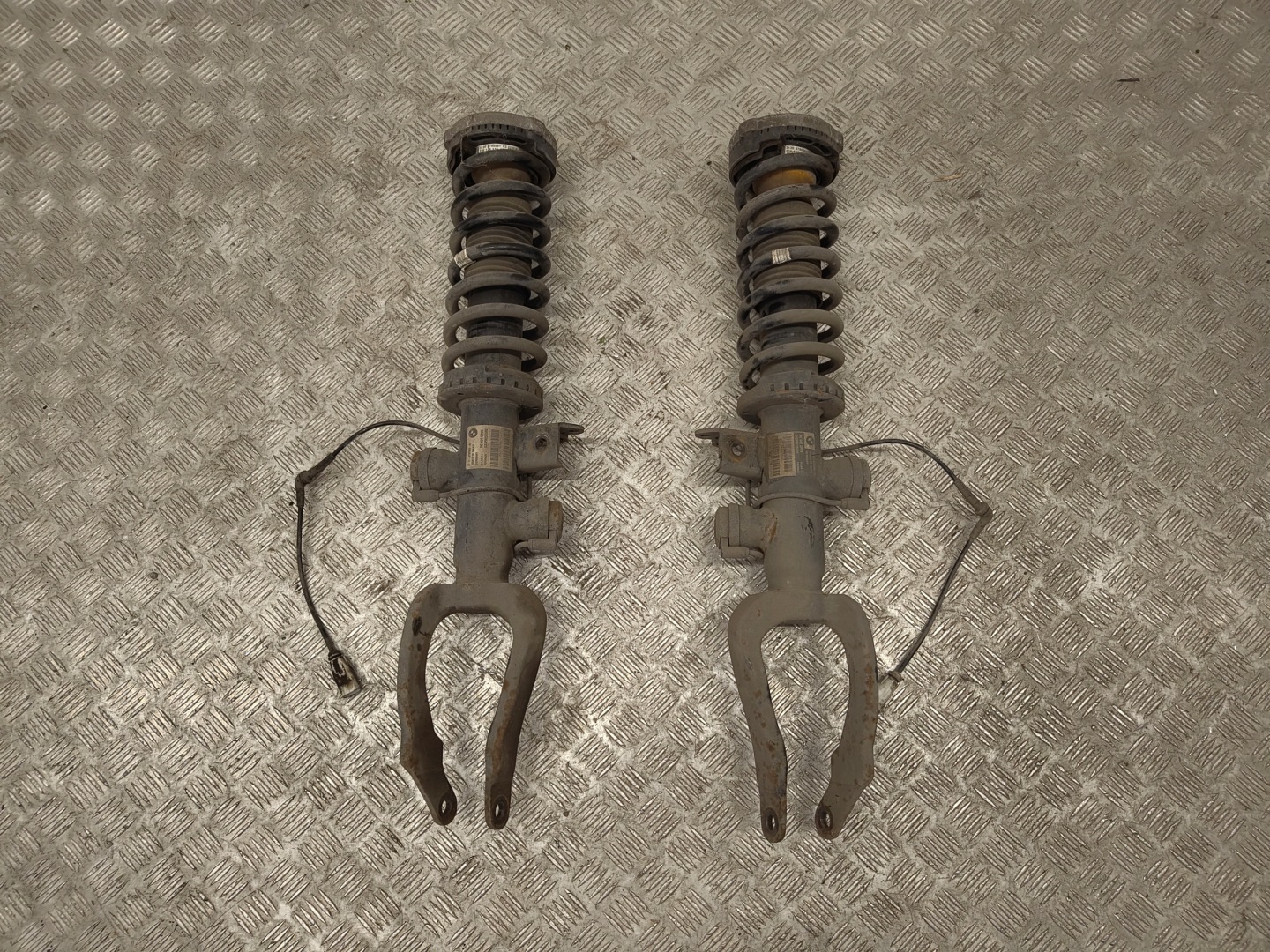 BMW 5GT F07 shock absorber front VDC right left 6797865 6797866