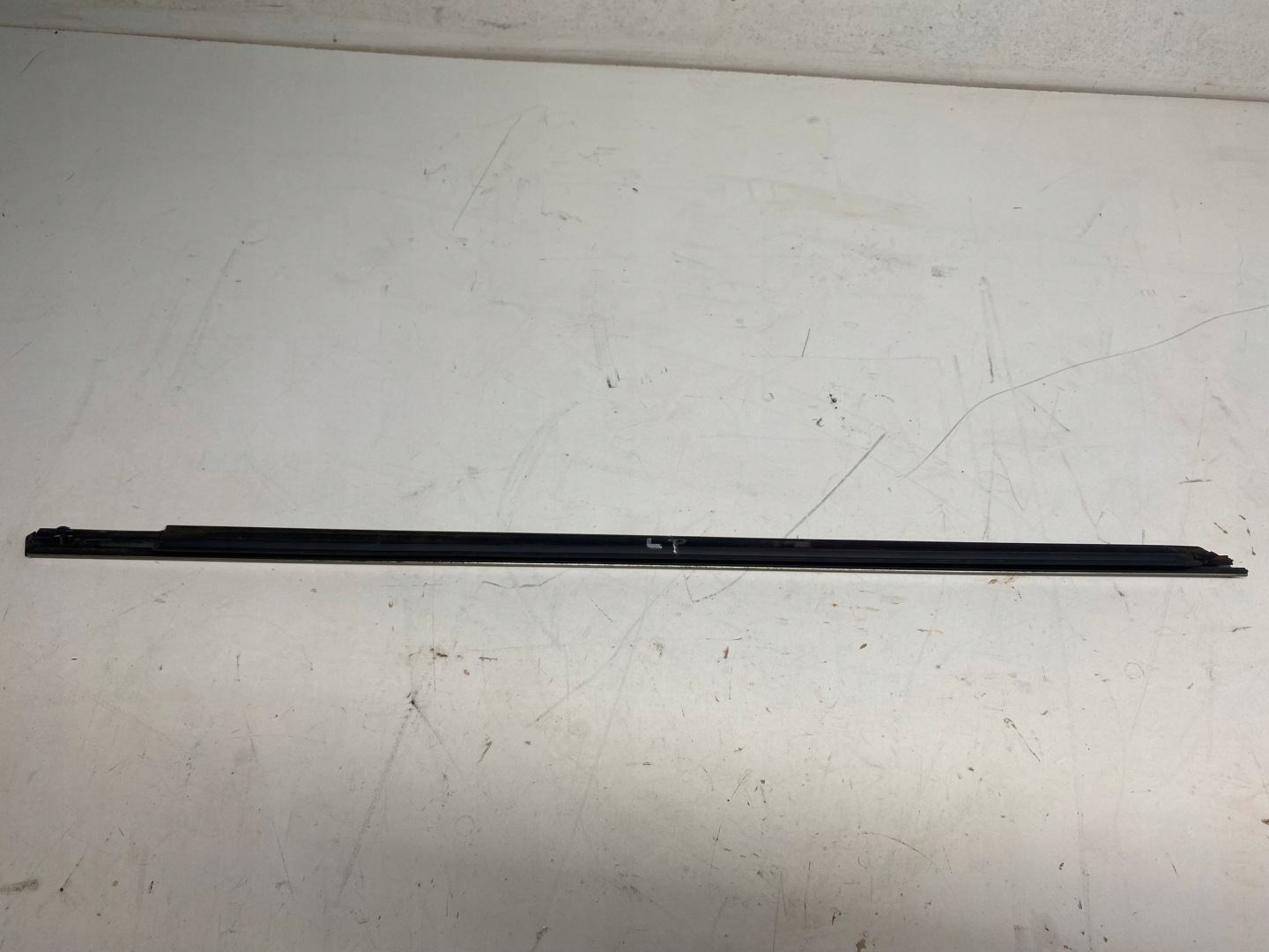 moulding PARAPET door left front KIA SPORTAGE III