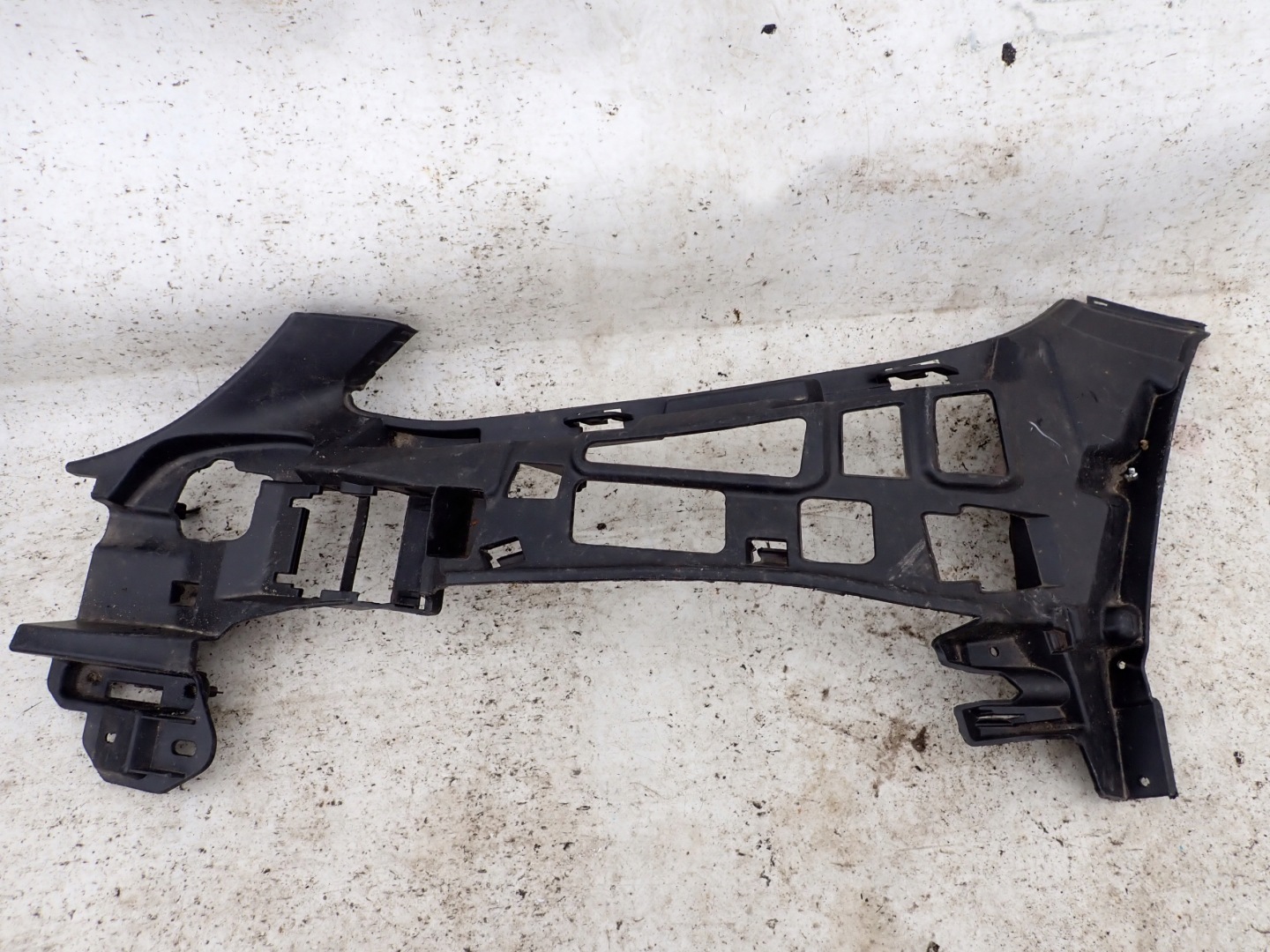 MERCEDES C-KLASA W205 AMG bumper bracket front front left