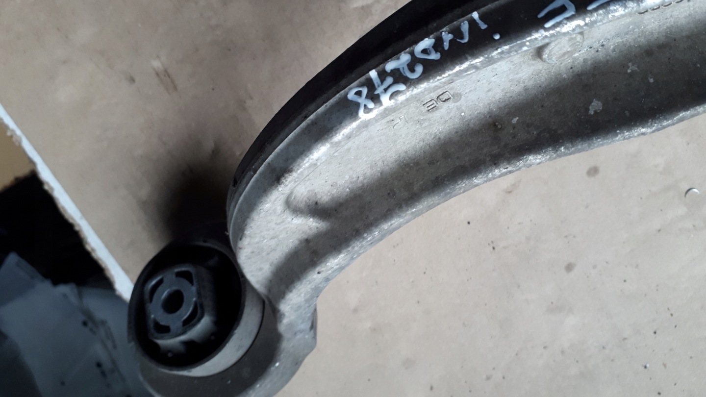 S4 B8 A4 QUERLENKER LINKS UNTERER 8K0407695F A5 Q5 S4 S5