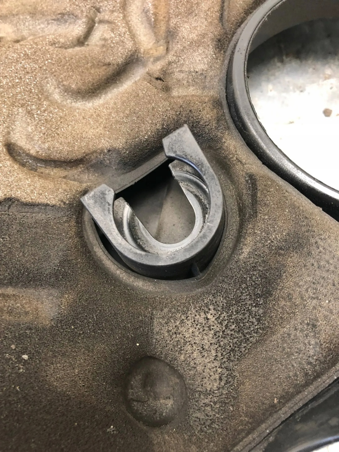 Abdeckung Blende Abdeckung DES MOTORS BMW E87 LCI 7797410