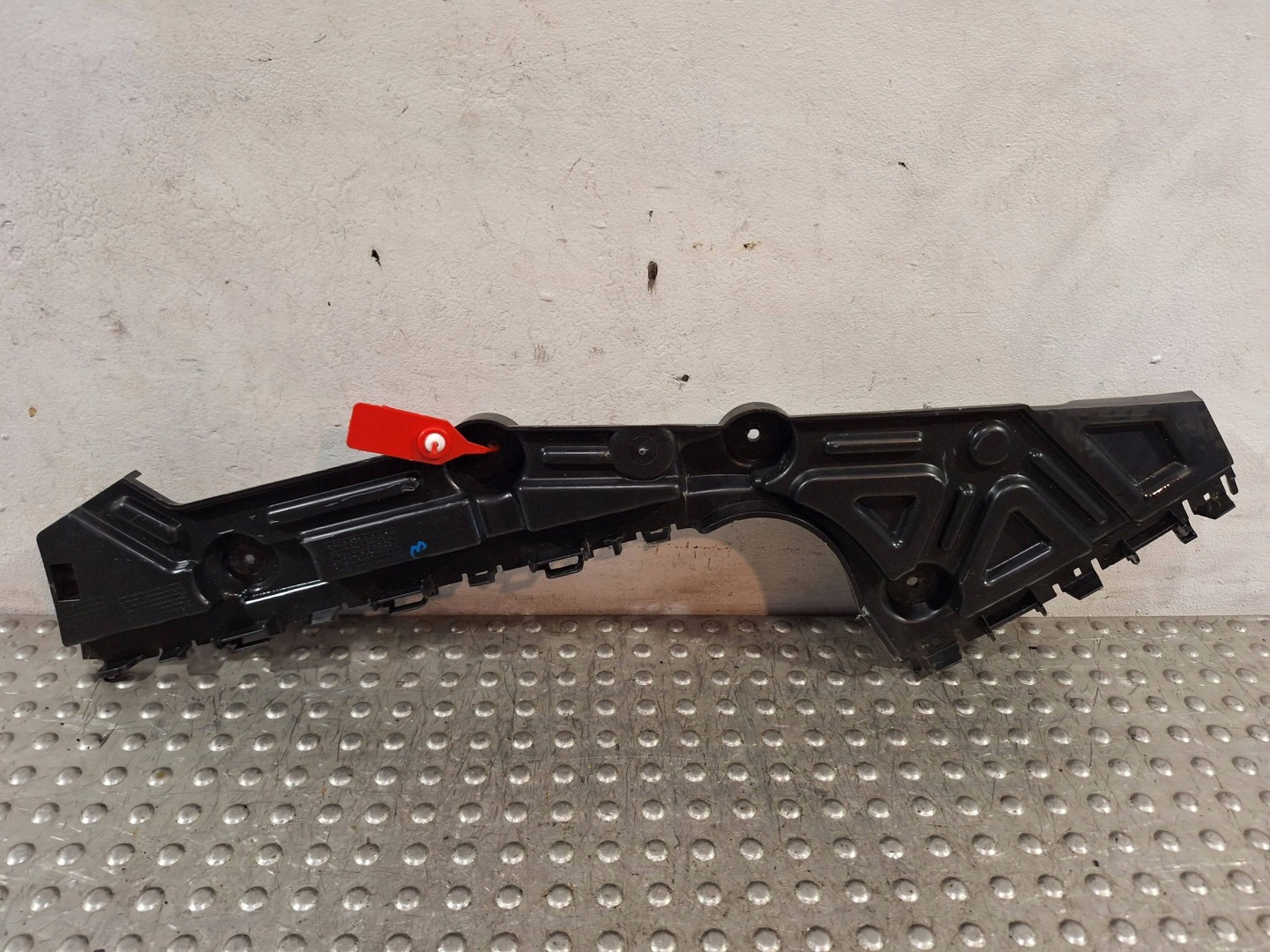 bumper bracket right rear part 852243619R RENAULT TRAFIC VIVARO B 14