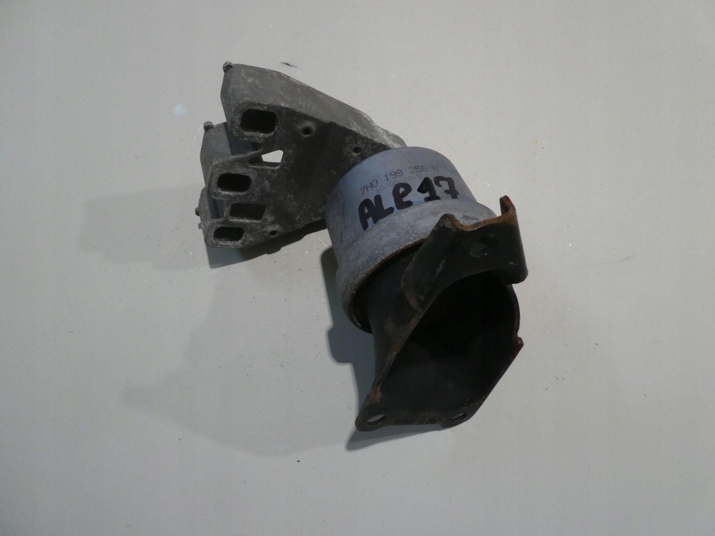 T5 LIFT 2.0TDI engine mount 7H0199256H 7E0199207