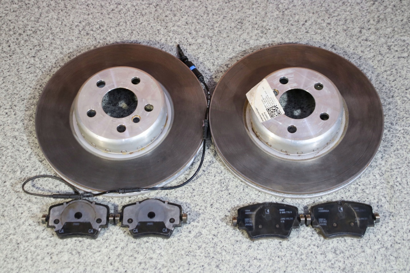 BMW G20 330i discs plates front 330x24 9 km !!!