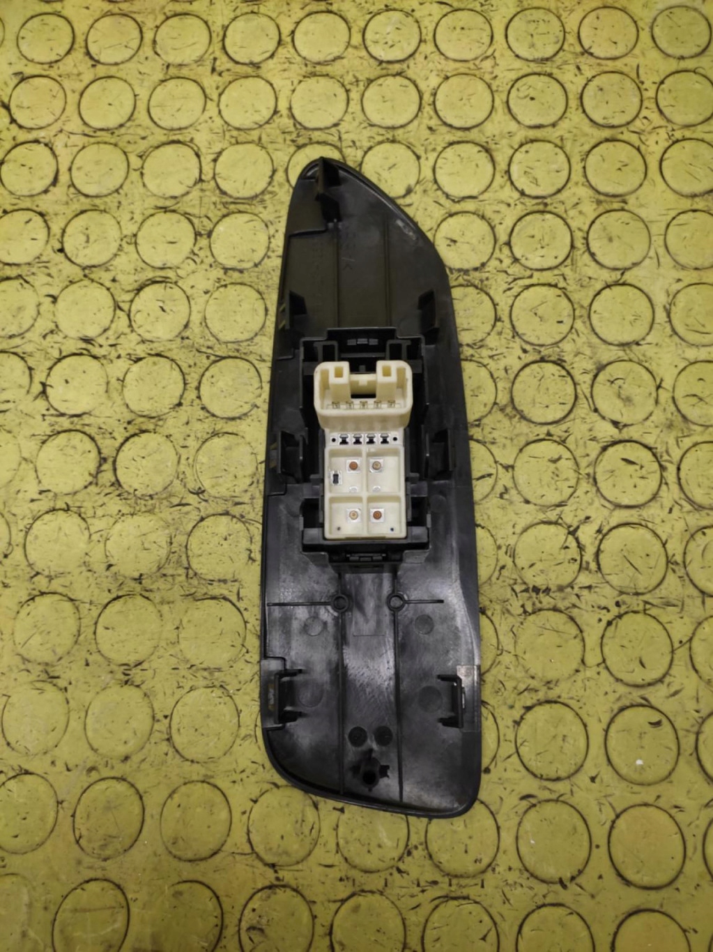TOYOTA AURIS window control switch right front 7423102530