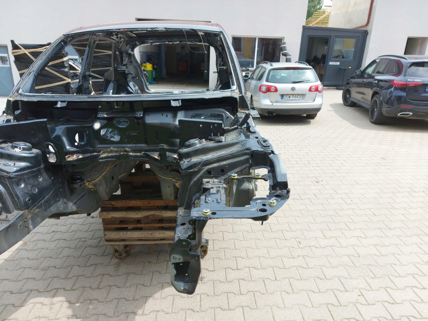 Porsche Macan II LIFT CWIATKA quarter left front