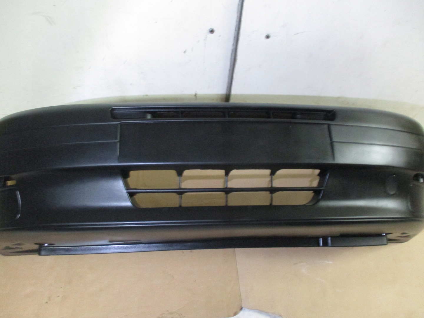 bumper front front Fiat Punto 1 and without halogenow