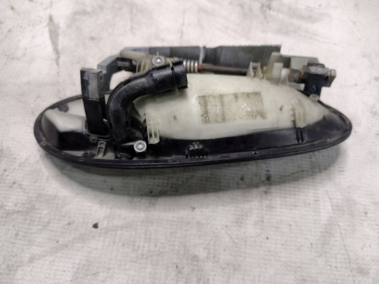 handle exterior door left rear part BMW 7 E65 k: Black Sapphire Metallic