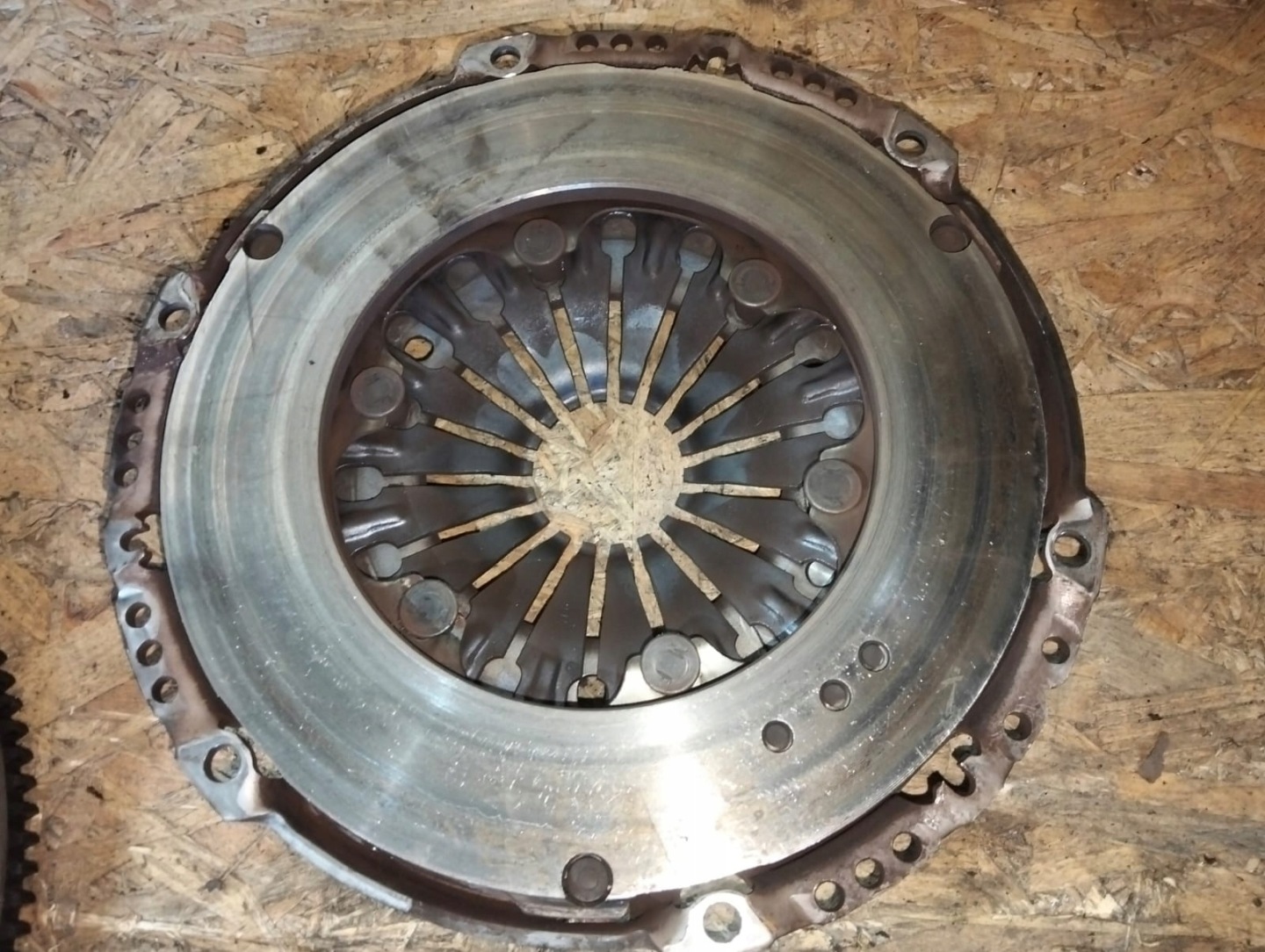 clutch wheel flywheel VOLVO V40 D2 1.6D 324075510